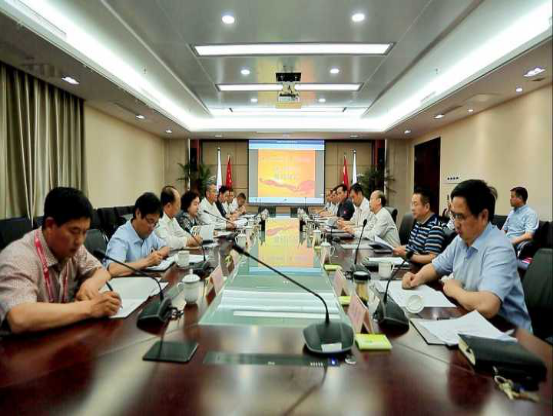 新疆维吾尔自治区人大常委会副主任约尔古丽·加帕尔赴365英国上市考察调研