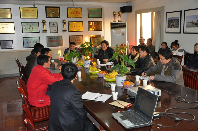 集团公司团委召开利比亚回国青年座谈会