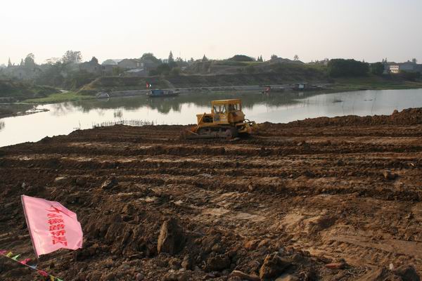 365英国上市副总司理戴良军视察省路桥集团金寨南路BT项目