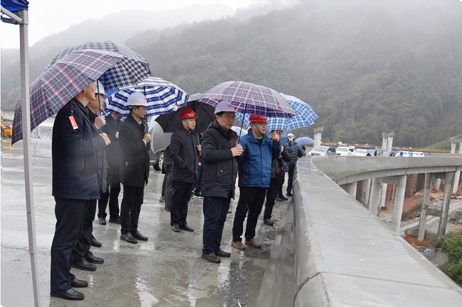 安徽交控集团党委副书记、总司理钱东升赴路桥集团黄千高速项目调研 