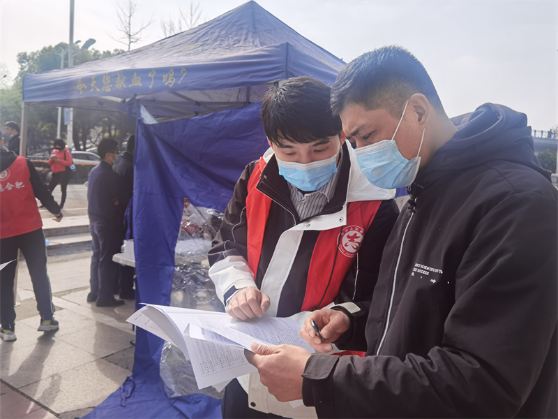 建材科技自愿者起劲加入所肥市2022年公益献血自愿服务活动  