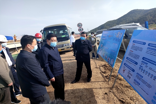 马鞍山市委副书记、市长袁方一行赴安徽路港公司宁芜01标项目开展重点项目建设及疫情防控督查