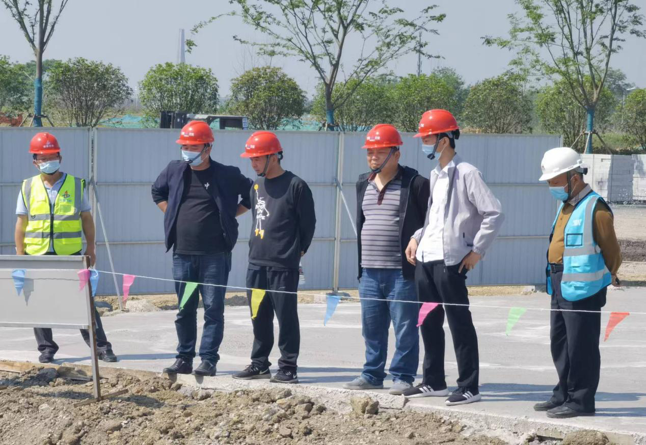 安徽交航公司党委副书记、总司理杜海峰一行赴四水厂项目督导检查清静生产及疫情防控事情