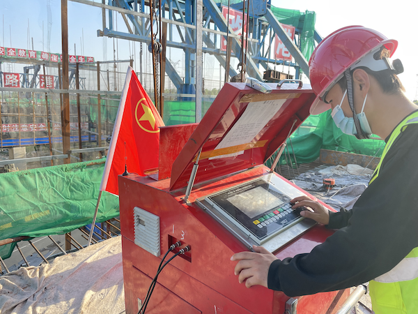 青春正好 | 安徽路港：我与团旗、团徽合个影