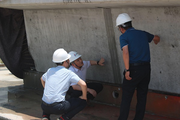 安徽路港公司党委副书记、总司理钱叶琳一行赴合周高速寿颍03标项目调研指导