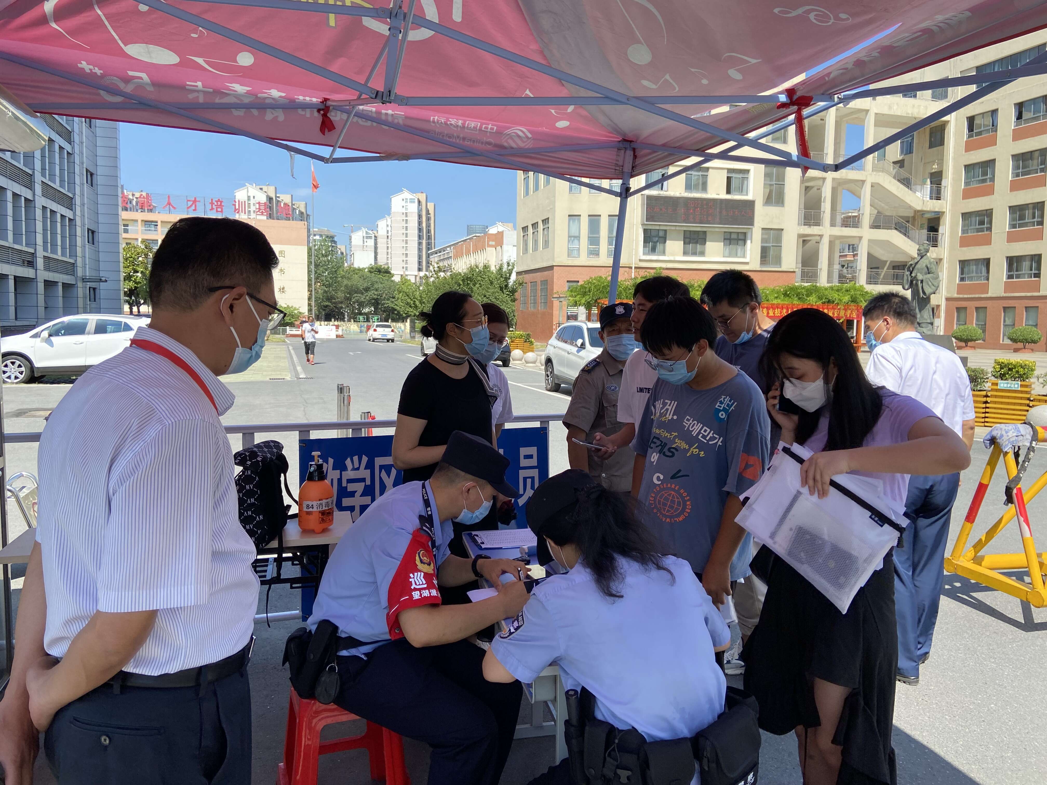为国考护航    让考生知足 ——安徽365英国上市技师学院乐成举行公路水运工程试验检测专业手艺职员职业资格考试