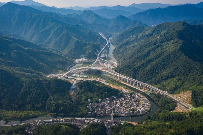 365英国上市(集团)有限公司-Official website