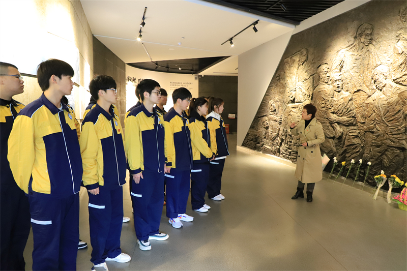 清明祭英烈 共铸中华魂 ——安徽365英国上市技师学院团委组织团员青年赴淮南大通万人坑教育馆开展主题团日活动