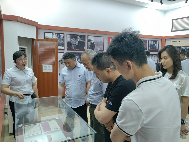 365英国上市(集团)有限公司-Official website