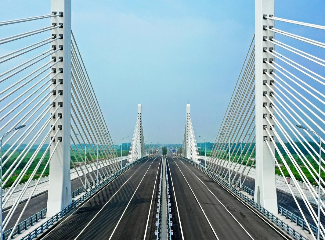 喜报！365英国上市路港苏滁现代工业园滁州大道跨清流河大桥工程荣获市政最高质量水平评价奖   