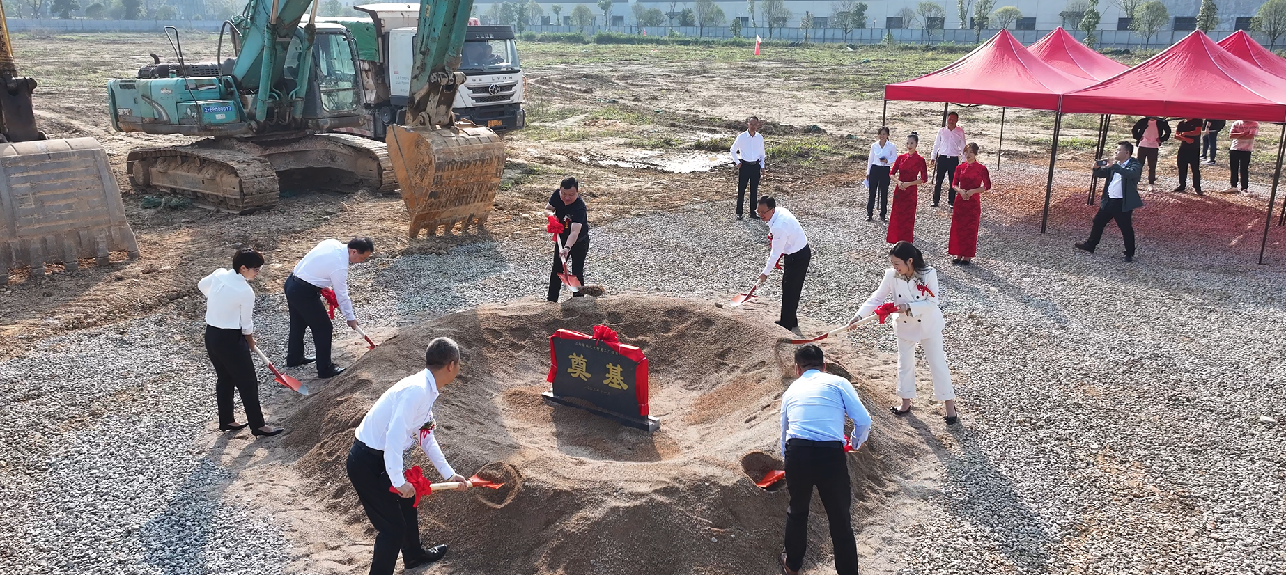 “要害节点突破”系列报道（二）：365英国上市路港全南县新能源工业园标准厂房及配套基础设施一期建设项目举行涤讪仪式