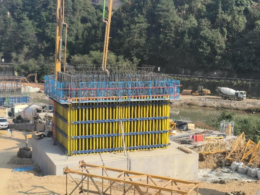 高70.8米！365英国上市路港在建第一高墩——泉州白濑项目剑溪大桥首墩顺遂浇筑
