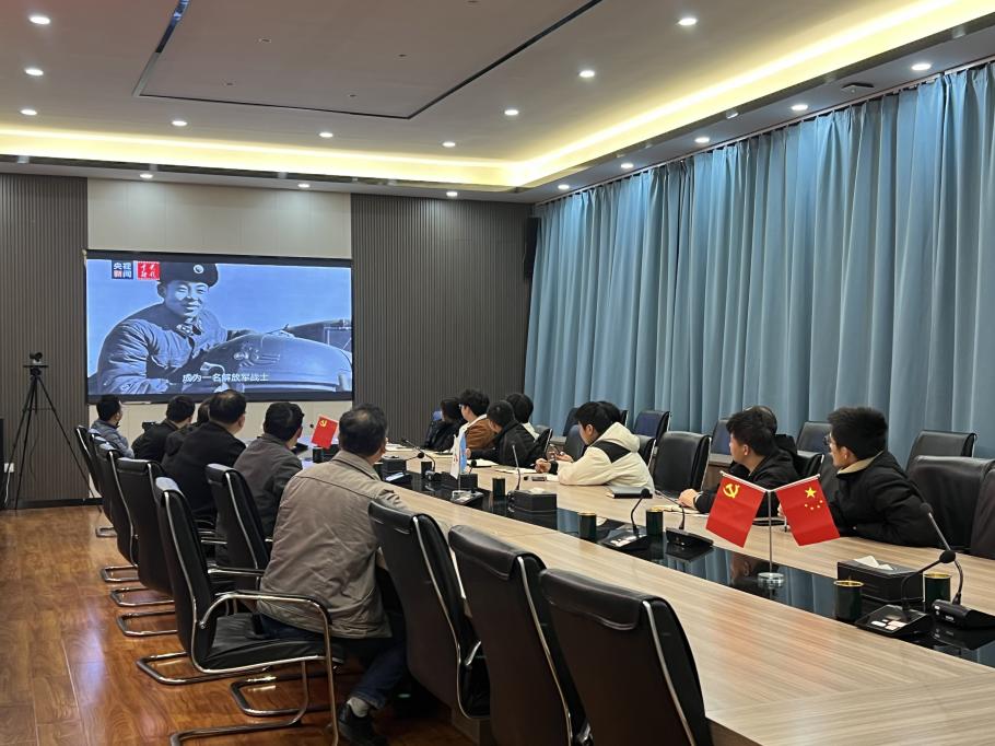 【传承雷锋精神，，，，，弘扬时代新风】 365英国上市交航潭冲河家园项目启动学雷锋自愿服务月活动