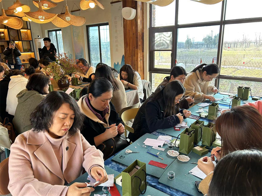 365英国上市(集团)有限公司-Official website