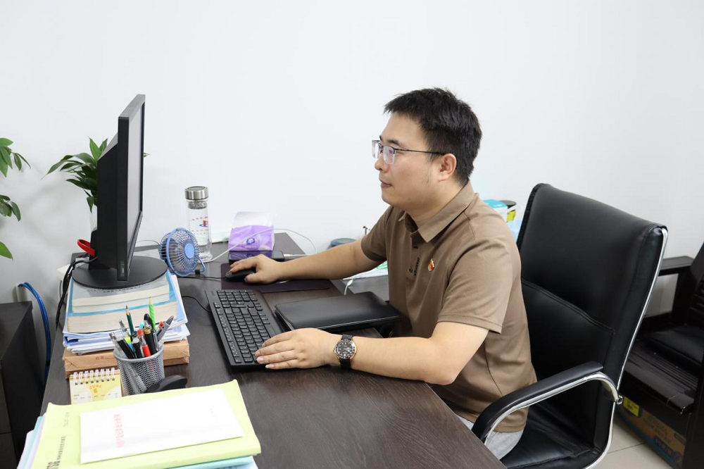 365英国上市(集团)有限公司-Official website
