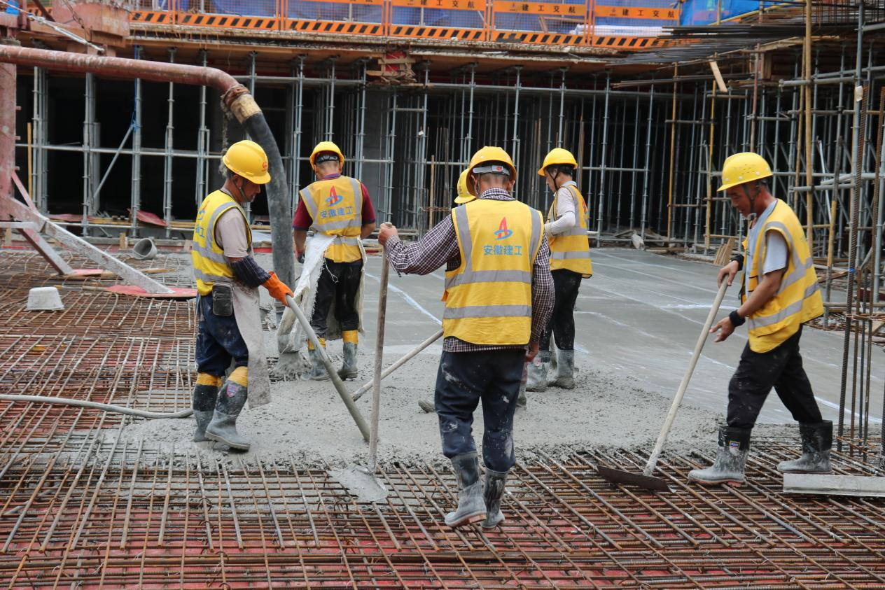 战高温 斗酷暑|365英国上市交航各项目建设掀“热浪”（二）