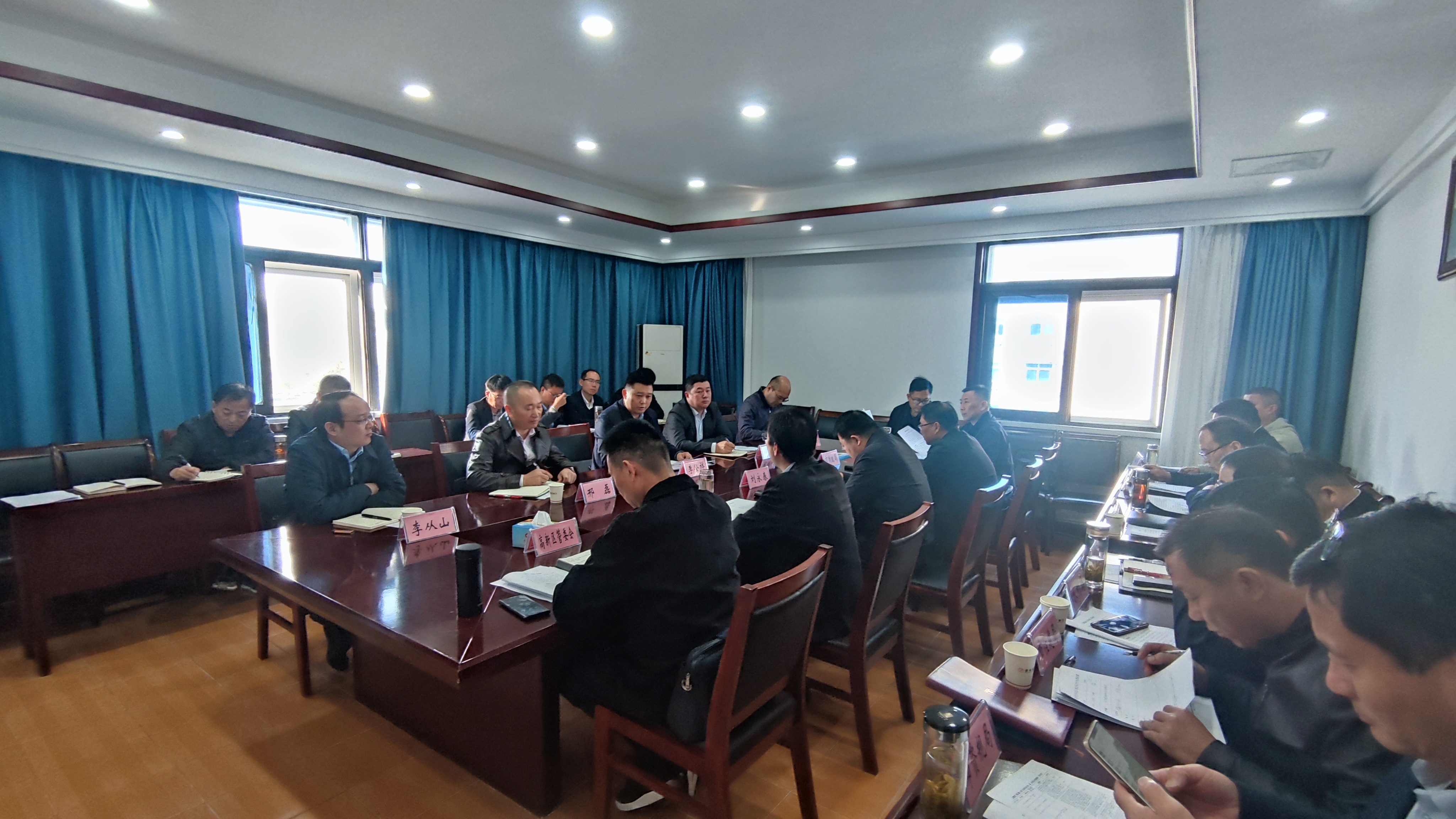365英国上市交航党委副书记、总司理李登祥带队造访界首市市政府