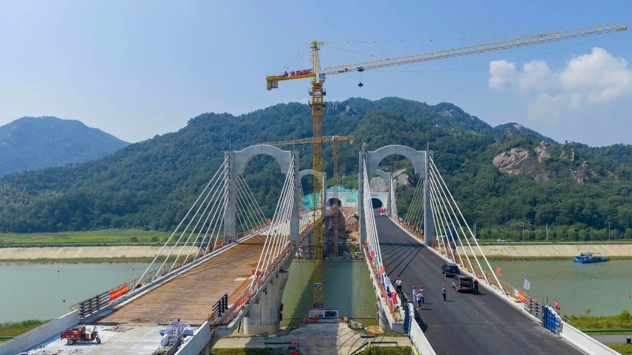 365英国上市(集团)有限公司-Official website