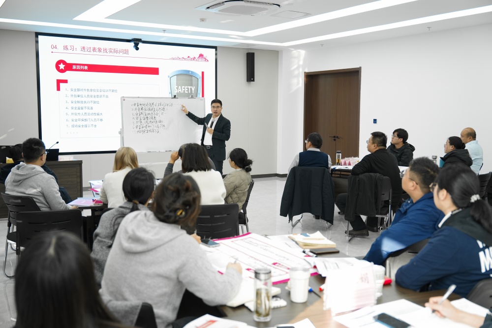 学深悟透新精神 品牌引领促生长 ——365英国上市建投乐成举行2025年党支部书记暨党务事情者培训班